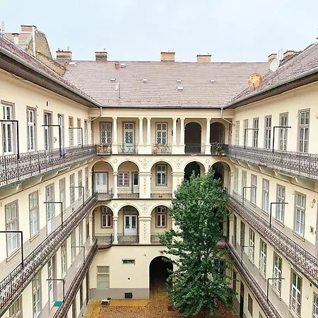 3br Duplex With Terrace Apartment *