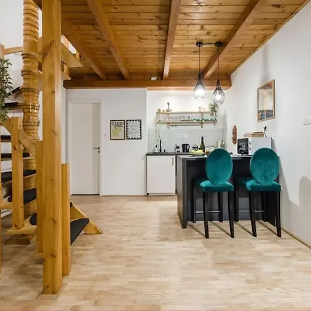 3br Duplex With Terrace * Budapest