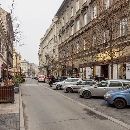 3br Duplex With Terrace *