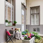 3br Duplex With Terrace