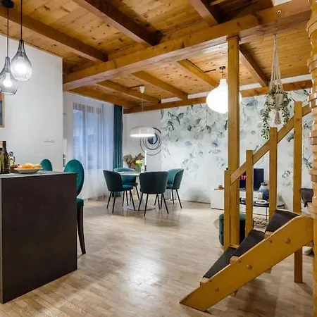 3br Duplex With Terrace דירה *
