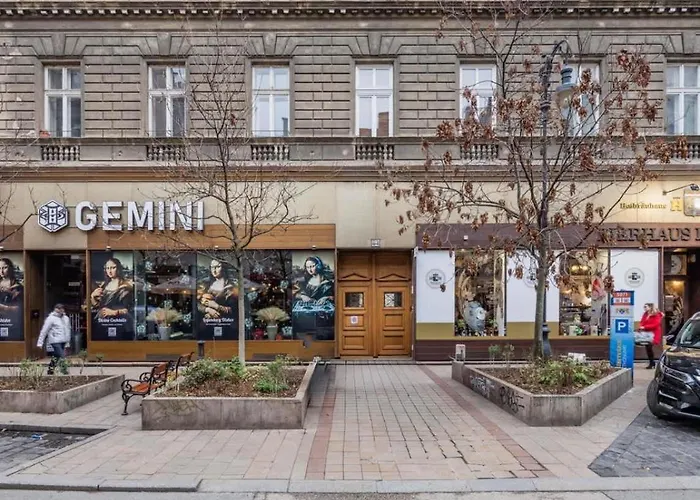 3br Duplex With Terrace *