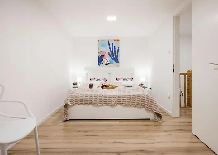 3br Duplex With Terrace *